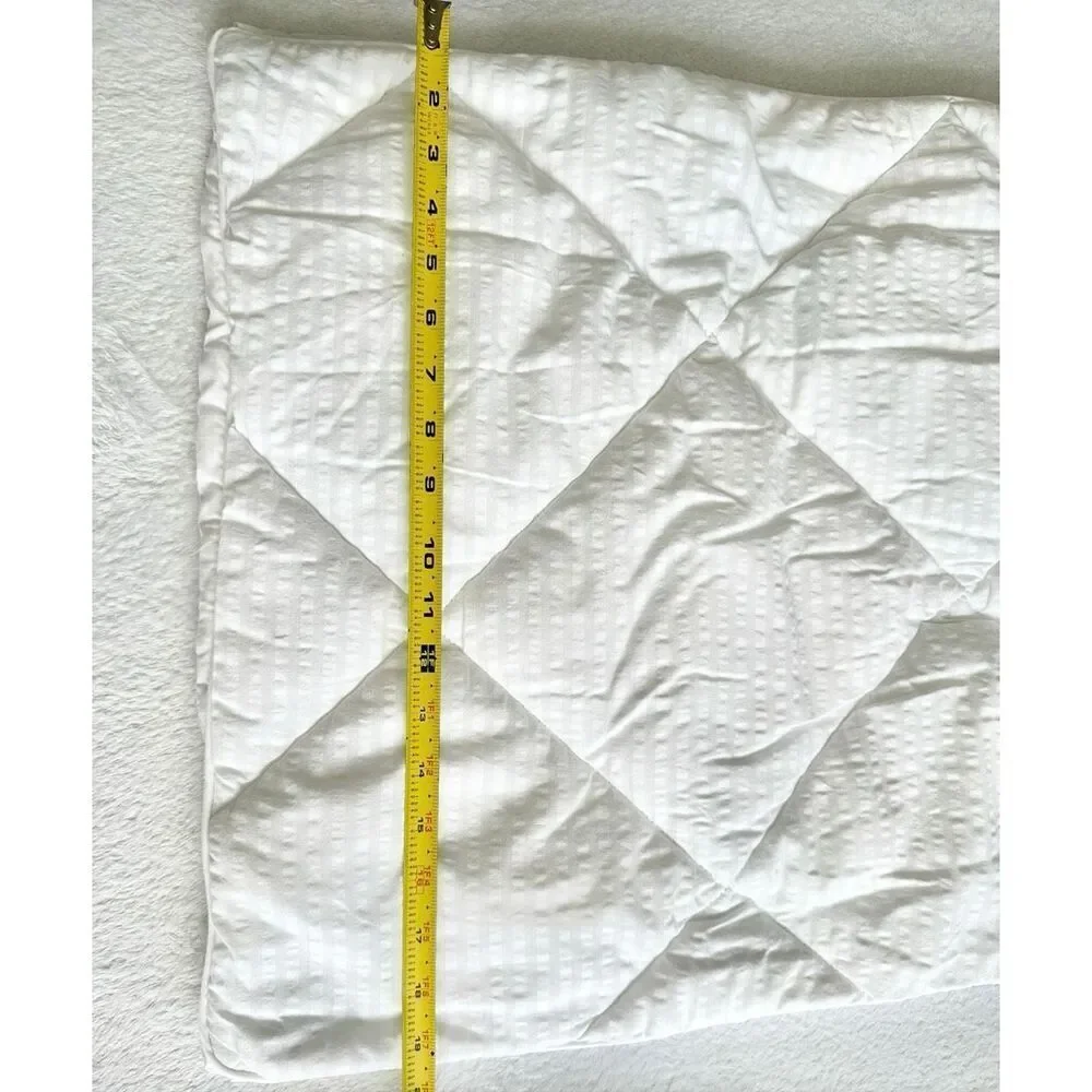White Brooks Brothers quilted pillowcase 21 in X 28 inches